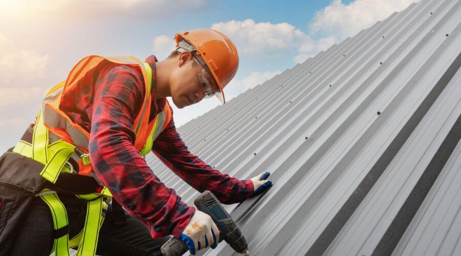 Professional gutter cleaning in Horace, ND